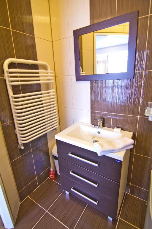 Hotel Oxigen Petroşani Kamer foto