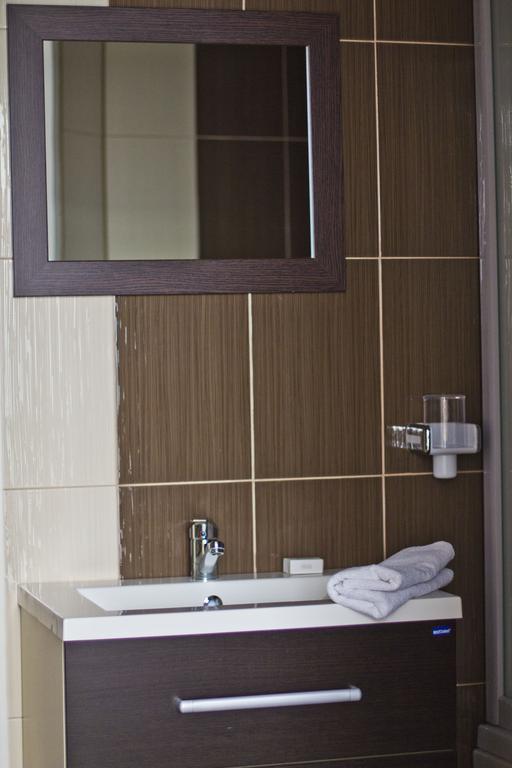 Hotel Oxigen Petroşani Kamer foto
